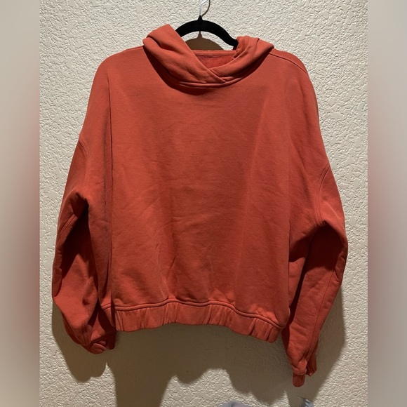 Lululemon Relaxed Cropped Hoodie Orange Color Size 6?? - Picture 3 of 9